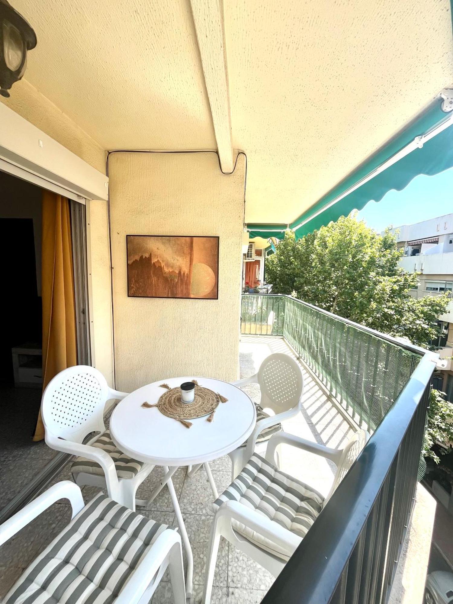 Natalie Calpe Sun 100M To The Beach Center 外观 照片