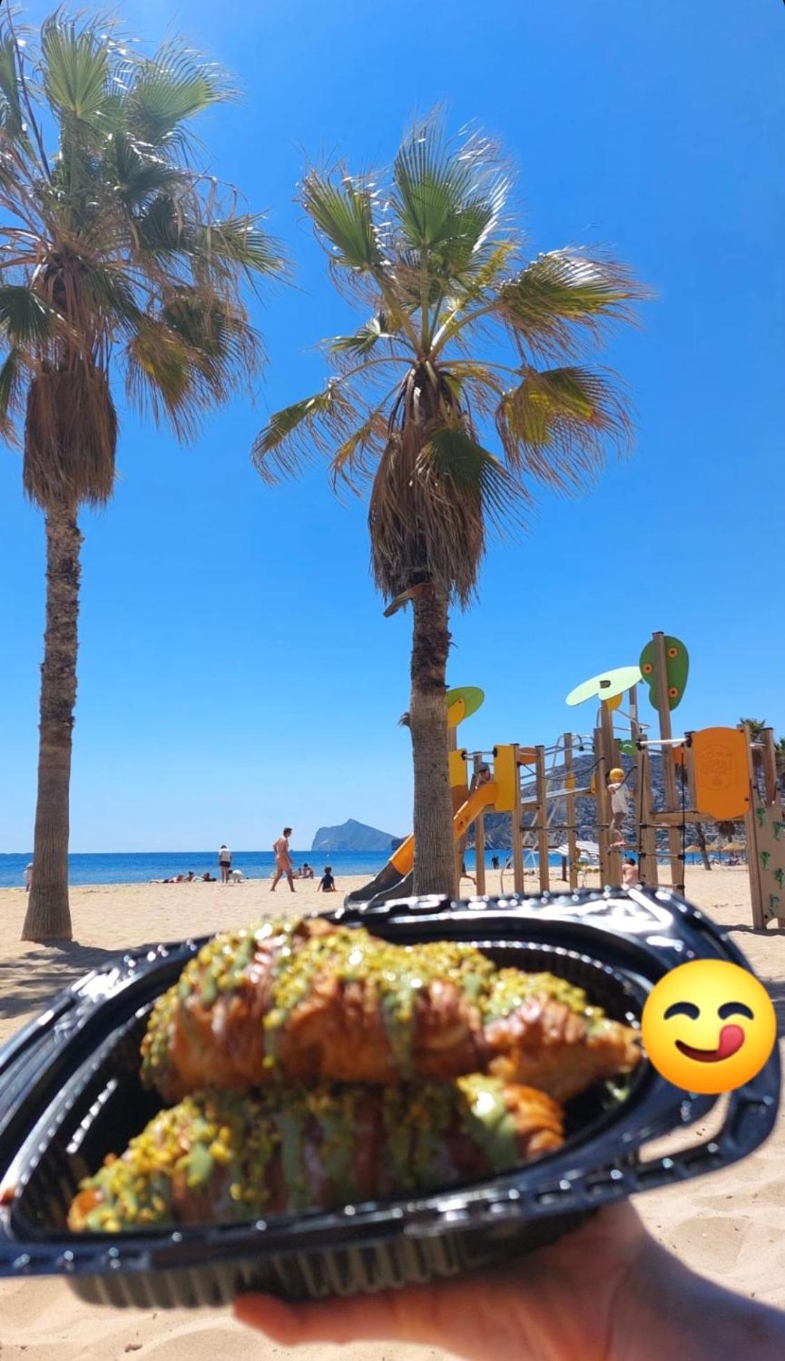 Natalie Calpe Sun 100M To The Beach Center 外观 照片
