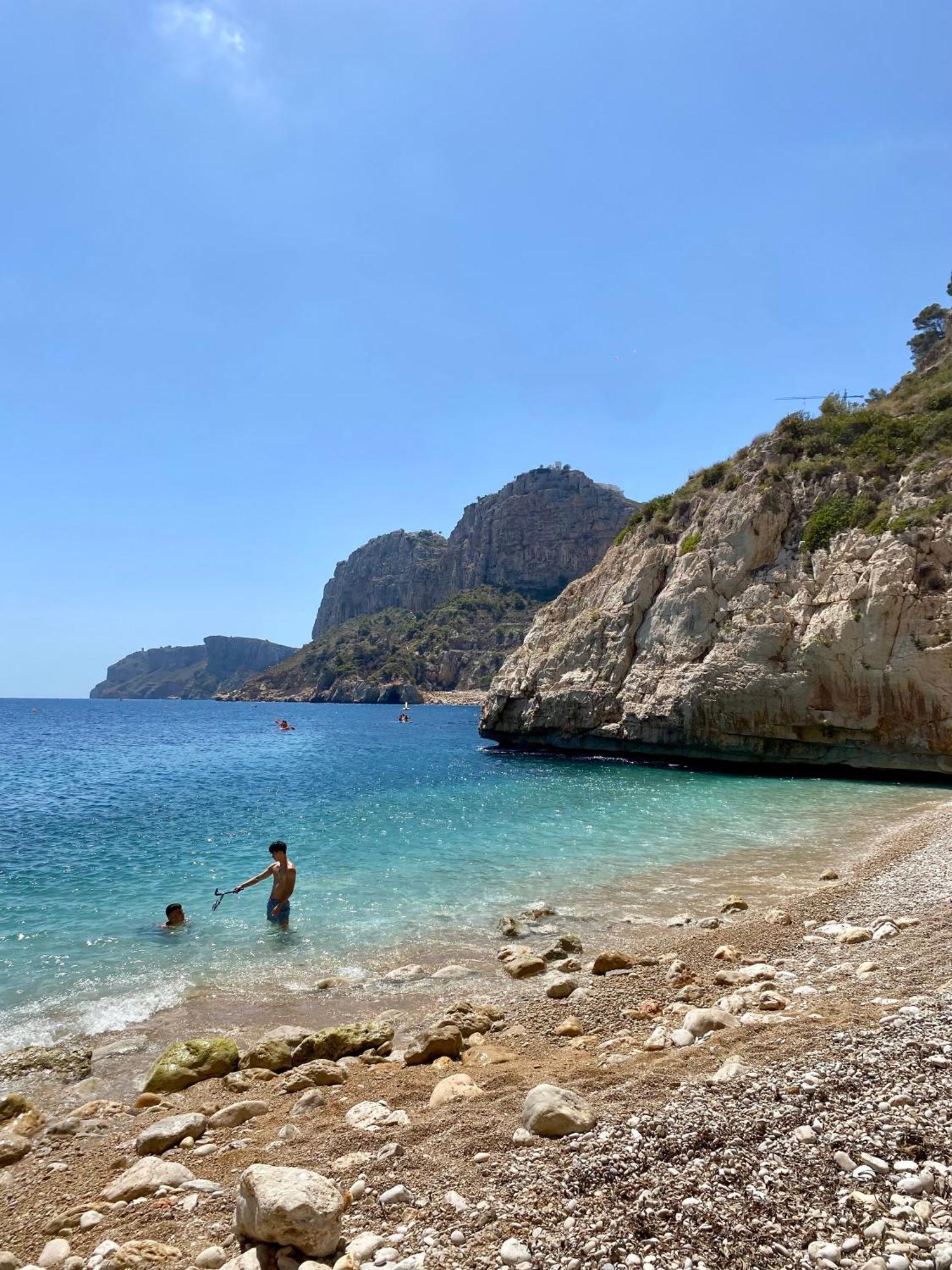 Natalie Calpe Sun 100M To The Beach Center 外观 照片