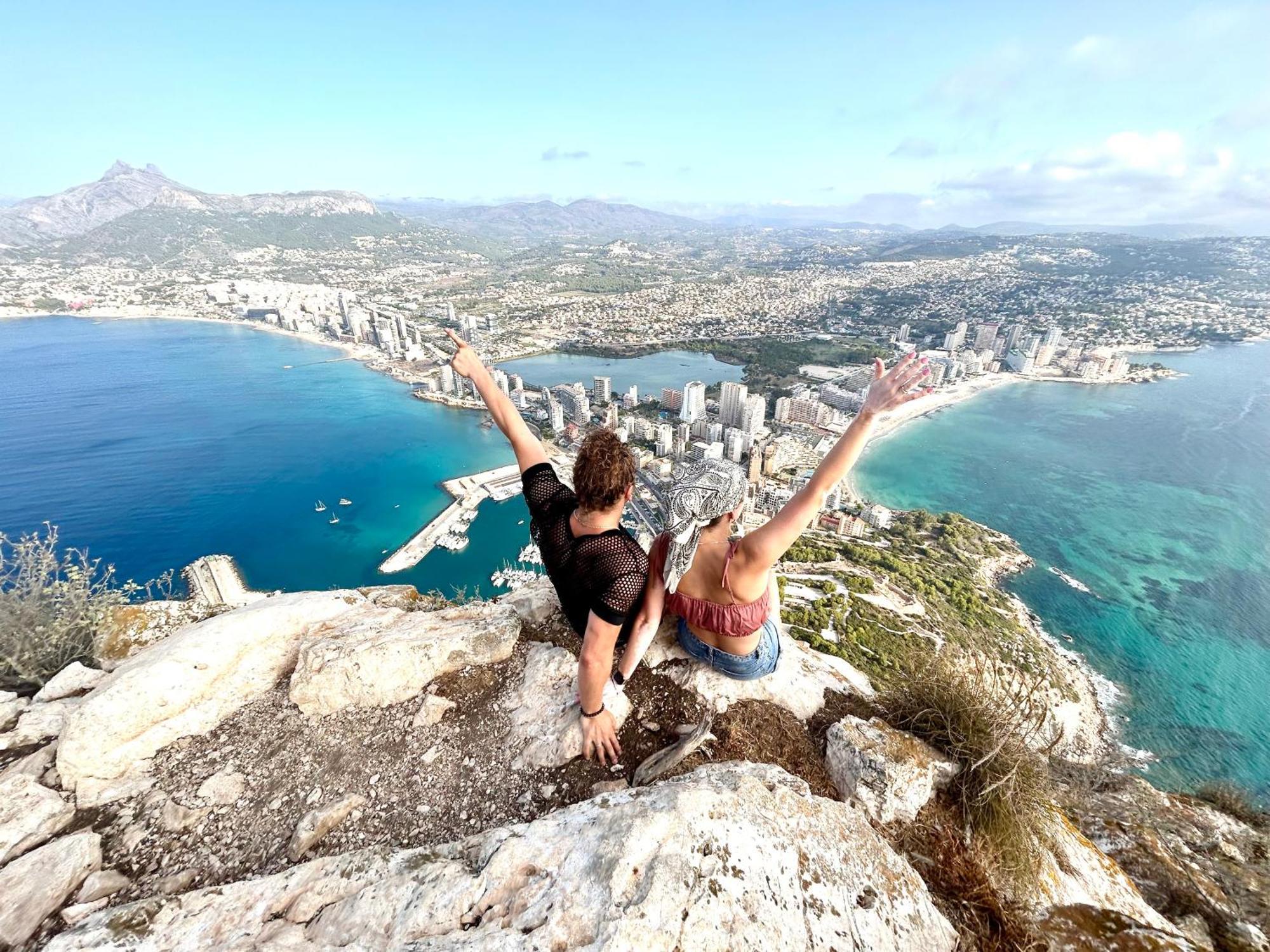 Natalie Calpe Sun 100M To The Beach Center 外观 照片